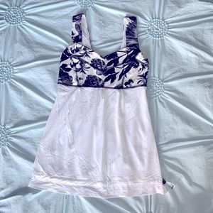 Lululemon tank size 4